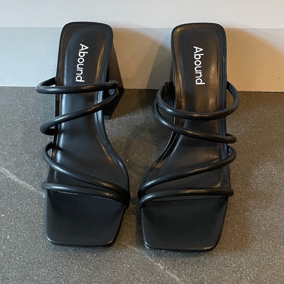 ♣️ NWT Abound Strappy Block Heels (7) - Picture 2 of 4